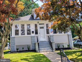 53 E CHELTON RD, Brookhaven, PA 19015