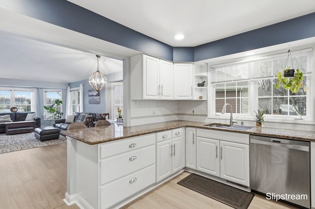 6807 Kenowa Avenue Sw, Georgetown Twp, MI 49418