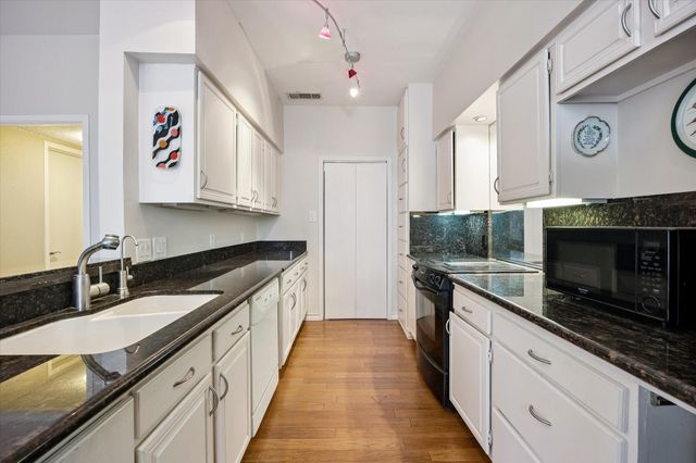 3822 Lake Street, Houston, TX 77098