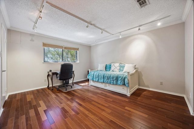 3822 Lake Street, Houston, TX 77098