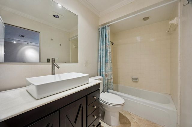 3822 Lake Street, Houston, TX 77098
