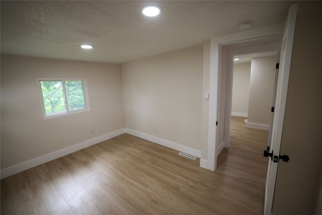 4720 NE 30th Street, Des Moines, IA 50317