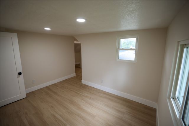 4720 NE 30th Street, Des Moines, IA 50317