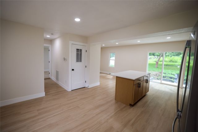 4720 NE 30th Street, Des Moines, IA 50317