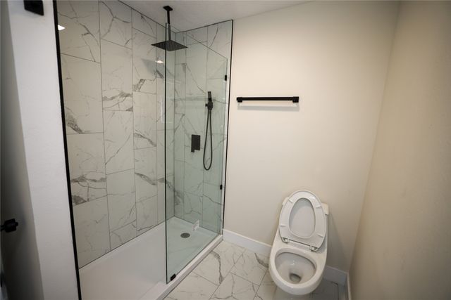4720 NE 30th Street, Des Moines, IA 50317
