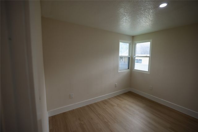 4720 NE 30th Street, Des Moines, IA 50317