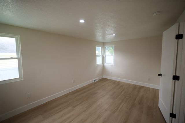4720 NE 30th Street, Des Moines, IA 50317