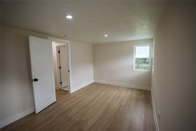 4720 NE 30th Street, Des Moines, IA 50317