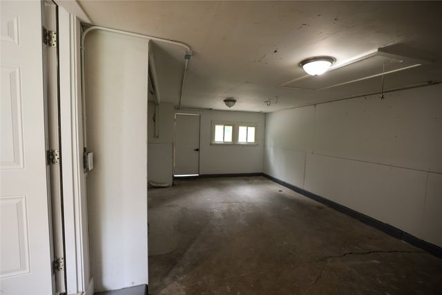 4720 NE 30th Street, Des Moines, IA 50317