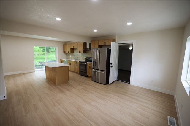 4720 NE 30th Street, Des Moines, IA 50317