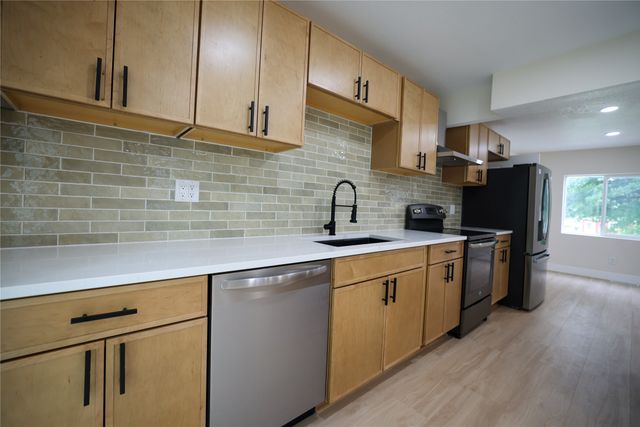 4720 NE 30th Street, Des Moines, IA 50317