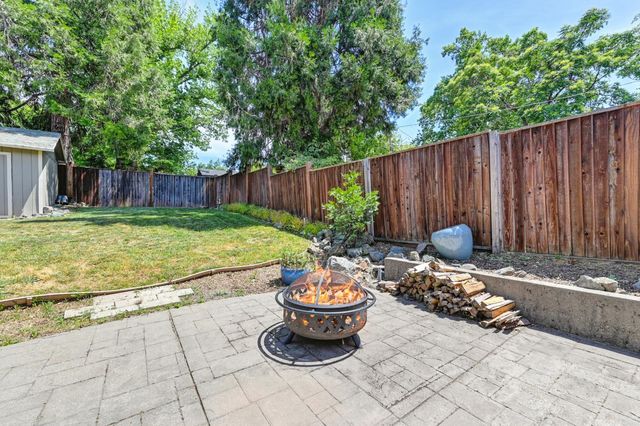 319 Pleasant St, Grass Valley, CA 95945