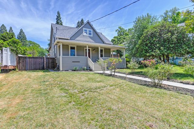 319 Pleasant St, Grass Valley, CA 95945