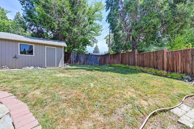 319 Pleasant St, Grass Valley, CA 95945