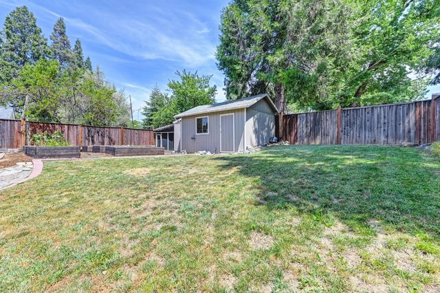 319 Pleasant St, Grass Valley, CA 95945
