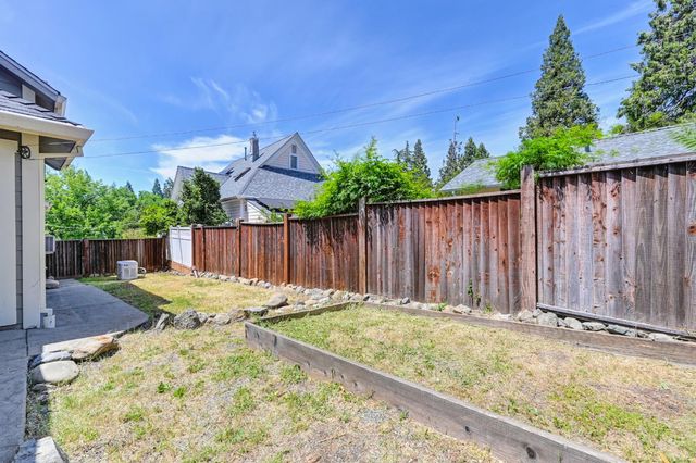 319 Pleasant St, Grass Valley, CA 95945