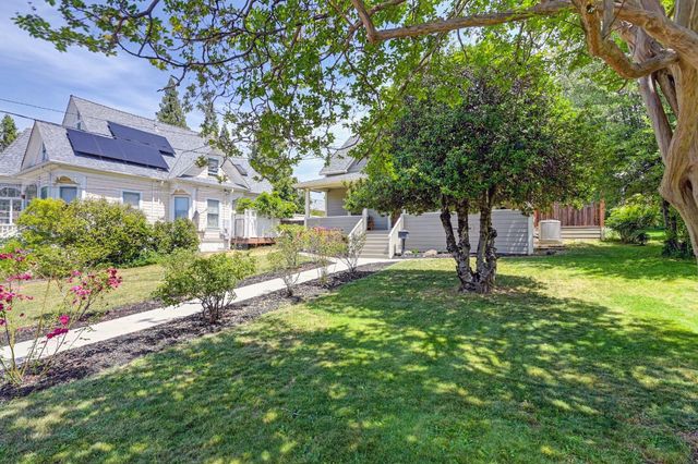 319 Pleasant St, Grass Valley, CA 95945