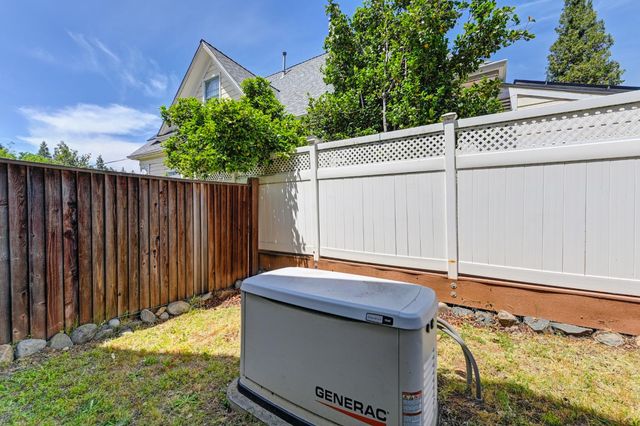 319 Pleasant St, Grass Valley, CA 95945