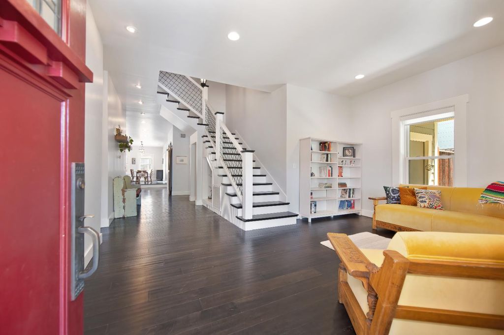 319 Pleasant St, Grass Valley, CA 95945