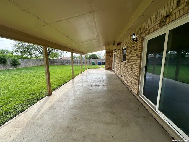 4402 LAKEWOOD DR, San Antonio, TX 78220