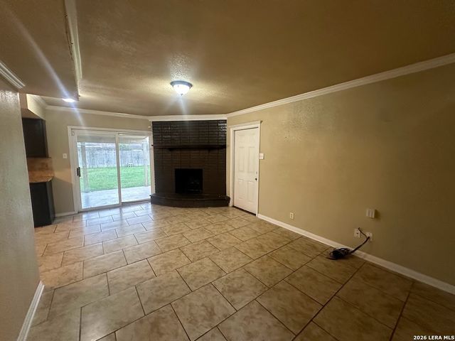 4402 LAKEWOOD DR, San Antonio, TX 78220