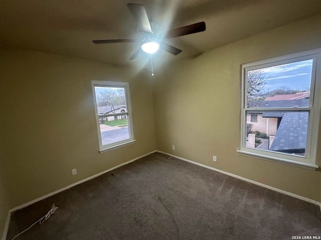 4402 LAKEWOOD DR, San Antonio, TX 78220