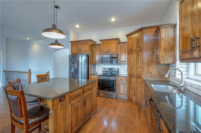 21033 Cooper Street, Spring Hill, KS 66083