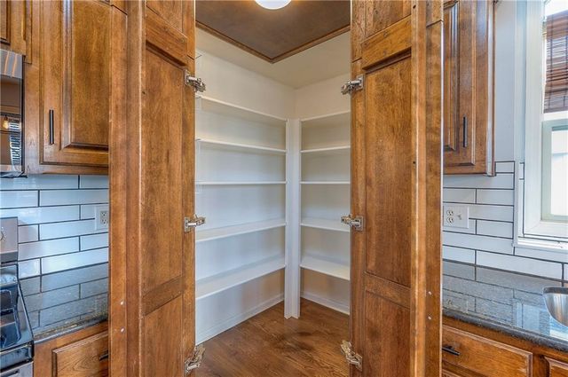 21033 Cooper Street, Spring Hill, KS 66083