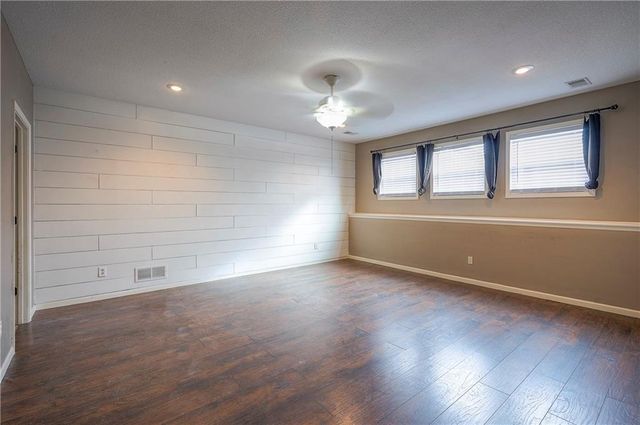 21033 Cooper Street, Spring Hill, KS 66083