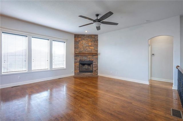 21033 Cooper Street, Spring Hill, KS 66083