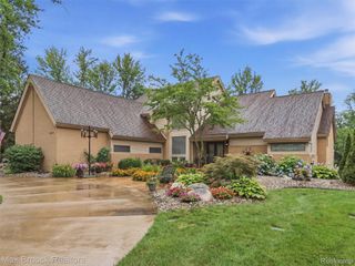 55618 Lordona Lane, Shelby Charter Township, MI 48315
