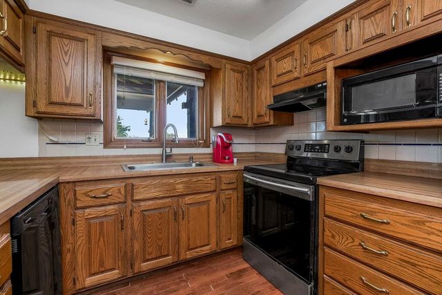 15028 150th Street, Bonner Springs, KS 66012