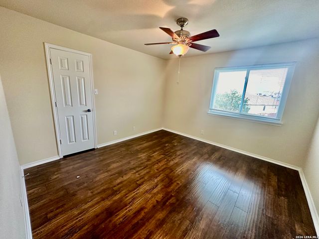 129 Red Hawk Rdg, San Antonio, TX 78258