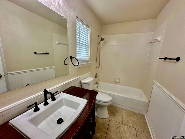 129 Red Hawk Rdg, San Antonio, TX 78258