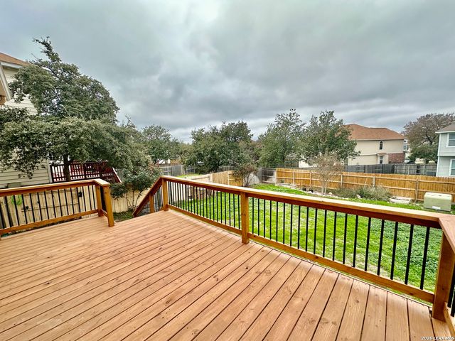 129 Red Hawk Rdg, San Antonio, TX 78258