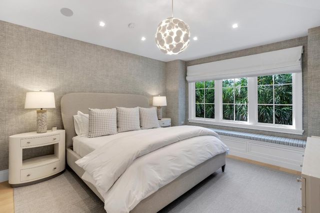 456 S Ocean Boulevard 1, Palm Beach, FL 33480