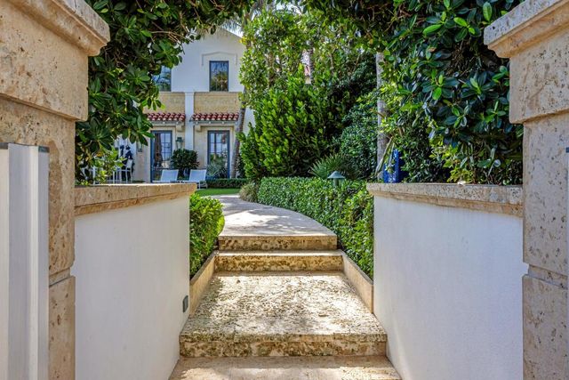 456 S Ocean Boulevard 1, Palm Beach, FL 33480