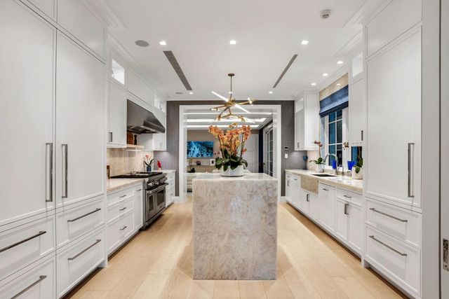 456 S Ocean Boulevard 1, Palm Beach, FL 33480