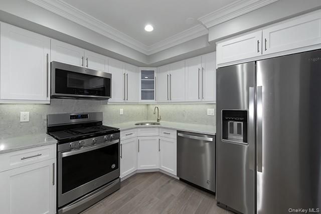 80 Westwood Drive 205, Westbury, NY 11590