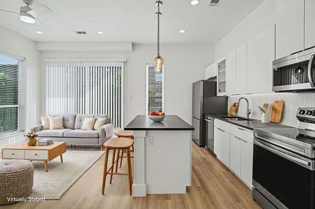 2217 N Fitzhugh Avenue 203, Dallas, TX 75204