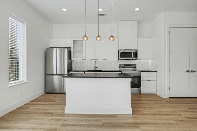 2217 N Fitzhugh Avenue 203, Dallas, TX 75204