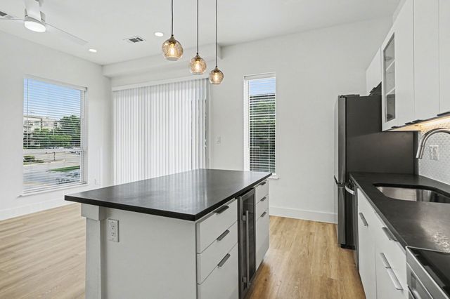2217 N Fitzhugh Avenue 203, Dallas, TX 75204