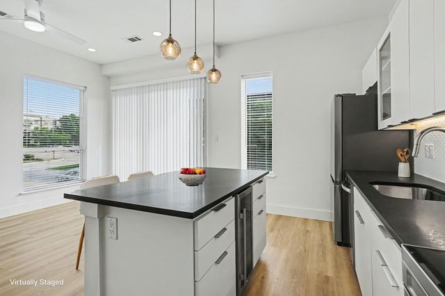 2217 N Fitzhugh Avenue 203, Dallas, TX 75204