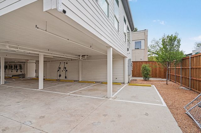 2217 N Fitzhugh Avenue 203, Dallas, TX 75204