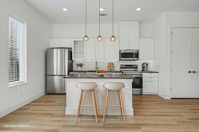 2217 N Fitzhugh Avenue 203, Dallas, TX 75204