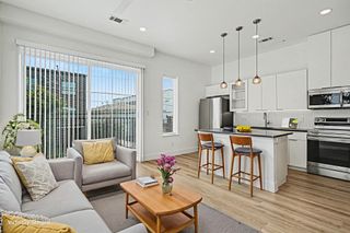 2217 N Fitzhugh Avenue 203, Dallas, TX 75204