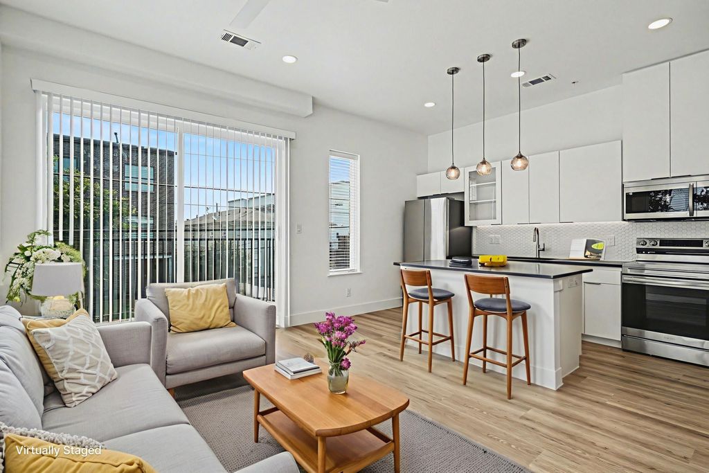 2217 N Fitzhugh Avenue 203, Dallas, TX 75204