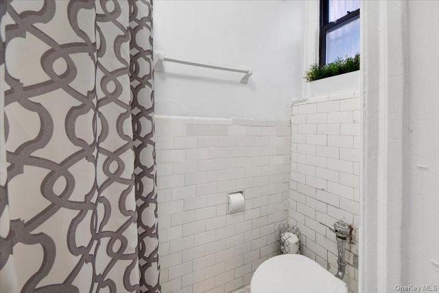 1972 Lafontaine Ave 1972, Bronx, NY 10457
