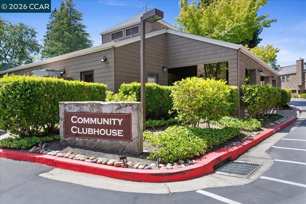 Image 25 of property listing at 106 Copper Ridge Rd, San Ramon, CA 94582