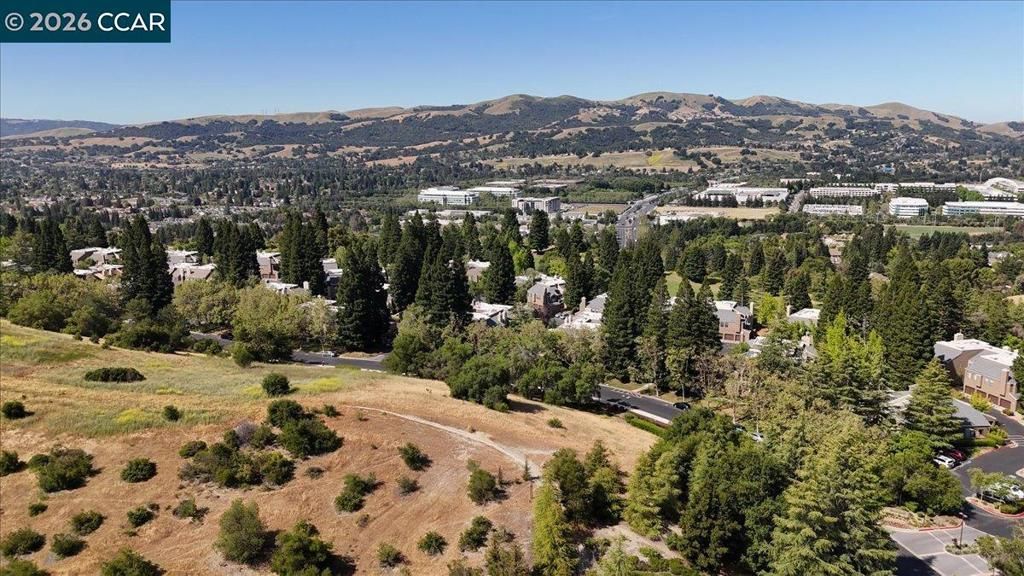 Image 33 of property listing at 106 Copper Ridge Rd, San Ramon, CA 94582